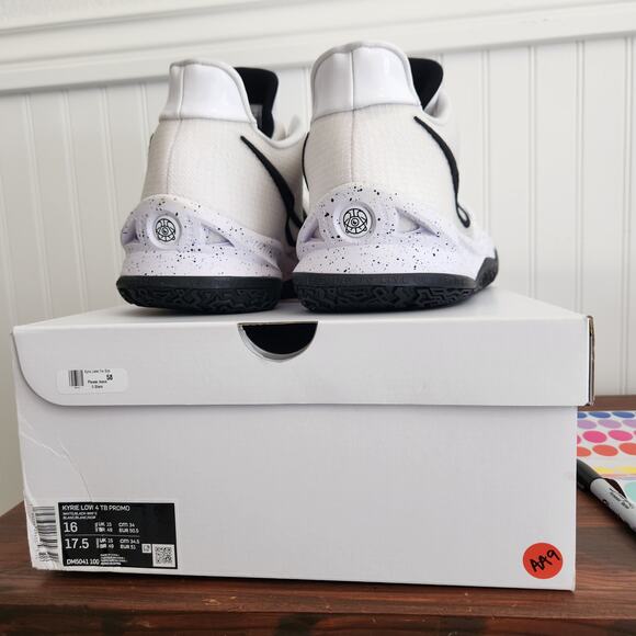 Nike Size 16M/17.5W Kyrie 4 TB Low‎ White New - Picture 12 of 12